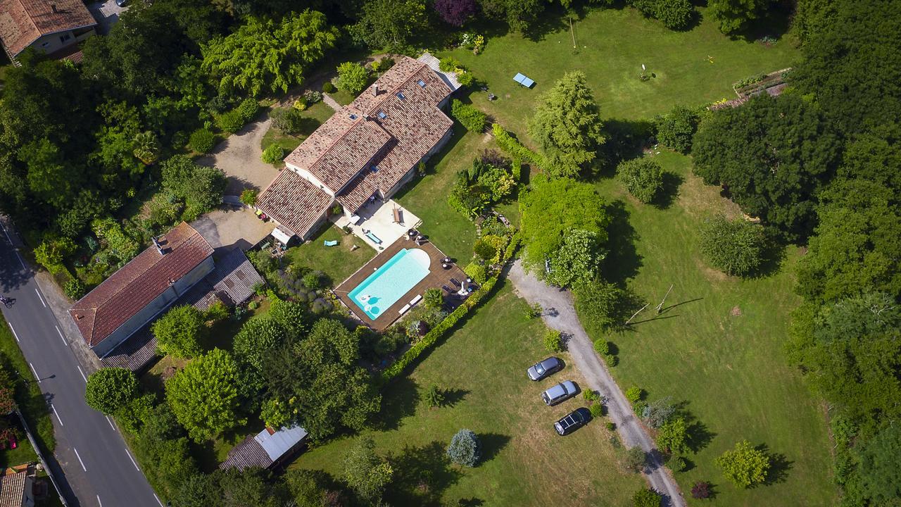 Gite La Maison De La Pimpine Lignan De Bordeaux Exterior foto